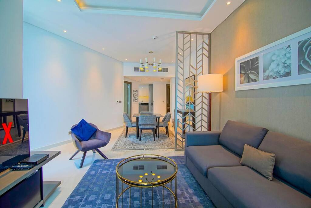 Luxury Hotel Apartment With A Canal View Dubai Exterior photo